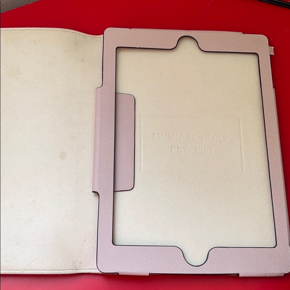 Micheal Kora iPad Air case - Picture 6 of 12